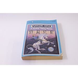 Madeleine L'Engle, A Swiftly Tilting Planet, 1981, Softcover, ~ 251222-WH 857
